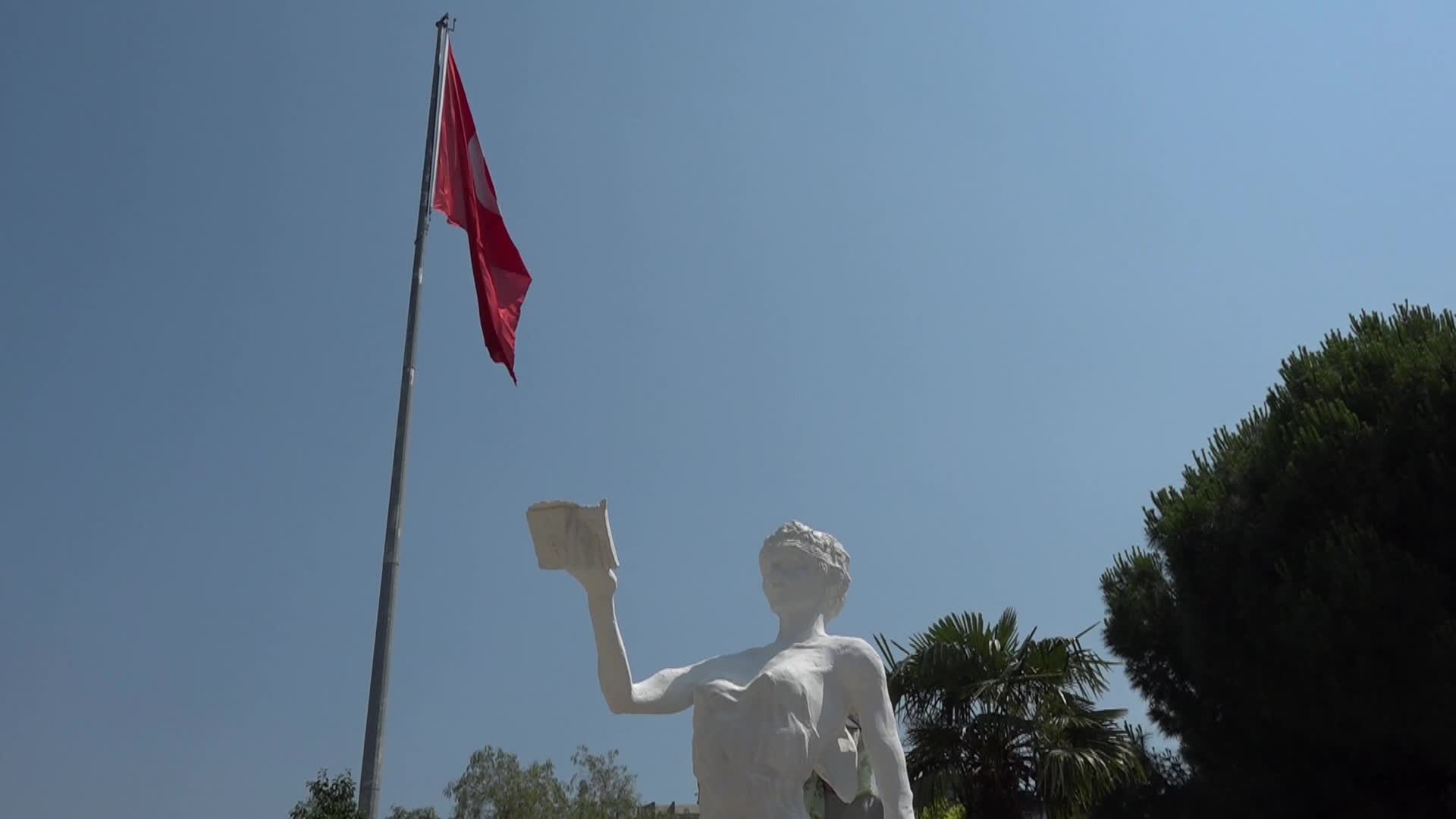Bornova'nın Amazon kadını evine döndü