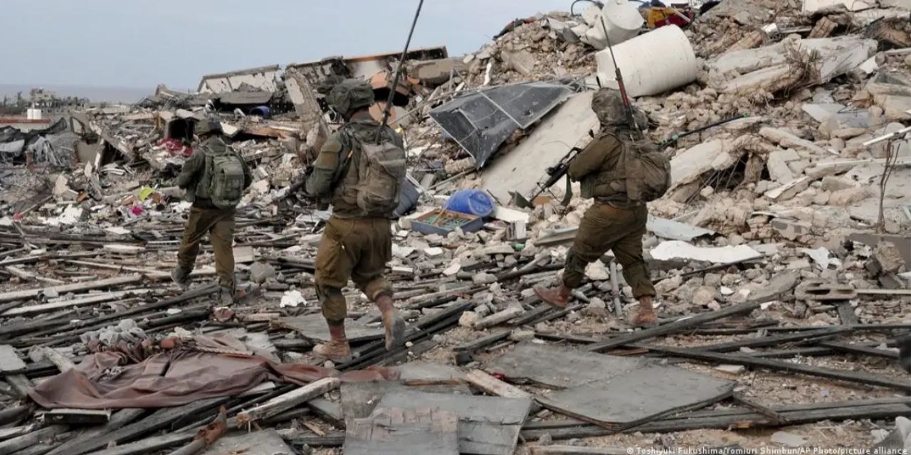 Gazze hükümeti: İsrail ordusu Han Yunus'ta 30 bin kişinin sığındığı 5 merkezi hedef aldı