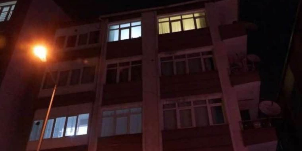 Yalova depreminde hasar gören İstanbul'daki bina boşaltıldı