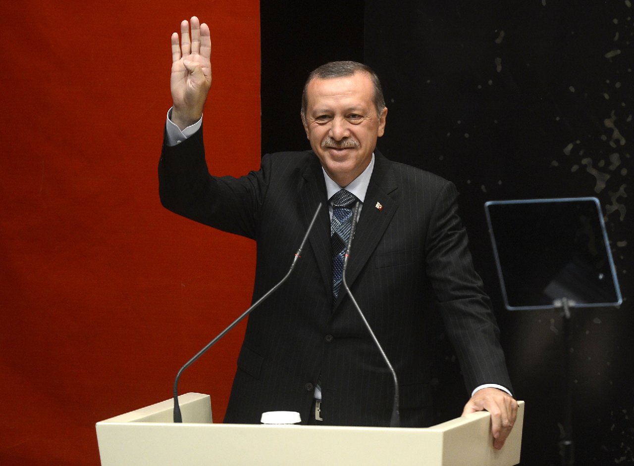 Erdoğan: "Anadolu insanına 'makarnacı, kömürcü, mürteci, yobaz, takunyalı, göbeğini kaşıyan adam' dediler"