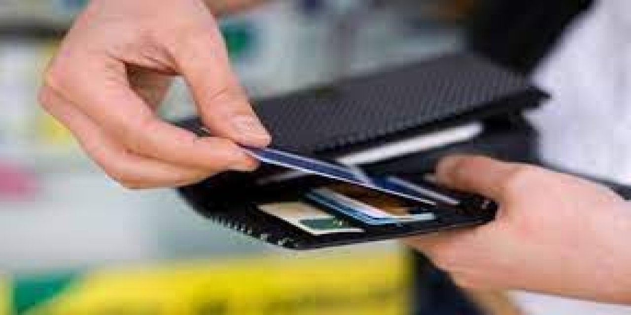 Telefonunuzdan hemen silin: Kredi kartınızdan para çeken 12 uygulama açıklandı