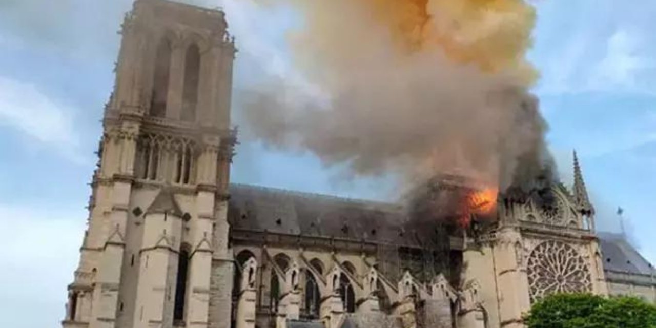 Tarihi katedral 4 yıl önceki yangının ardından kapılarını açıyor