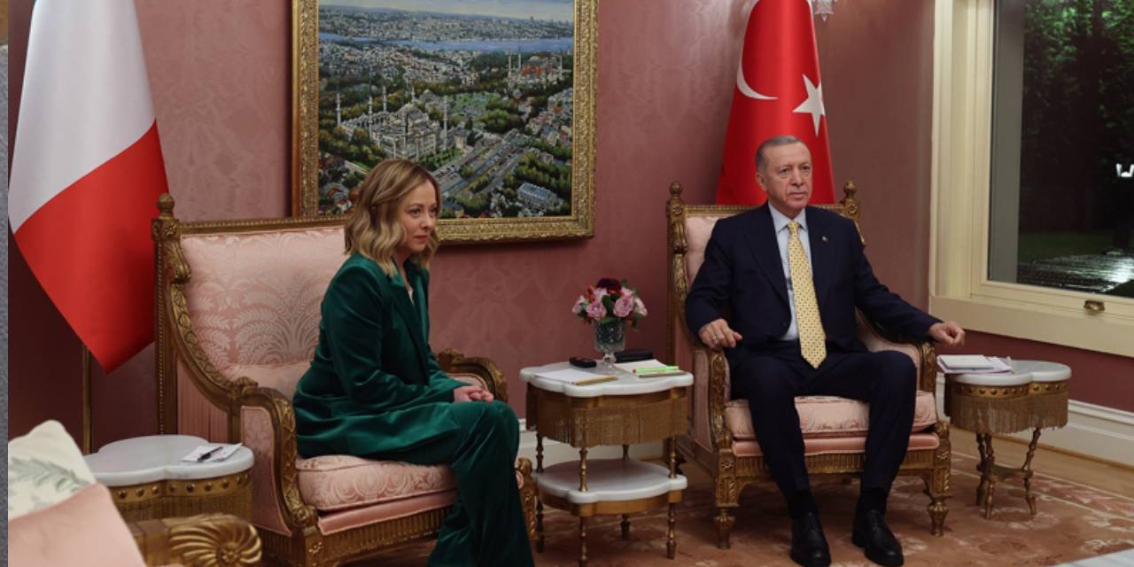 İtalya Başbakanı Türkiye'de:  Önce Kapalıçarşı'yı gezdi sonra Erdoğan ile görüştü