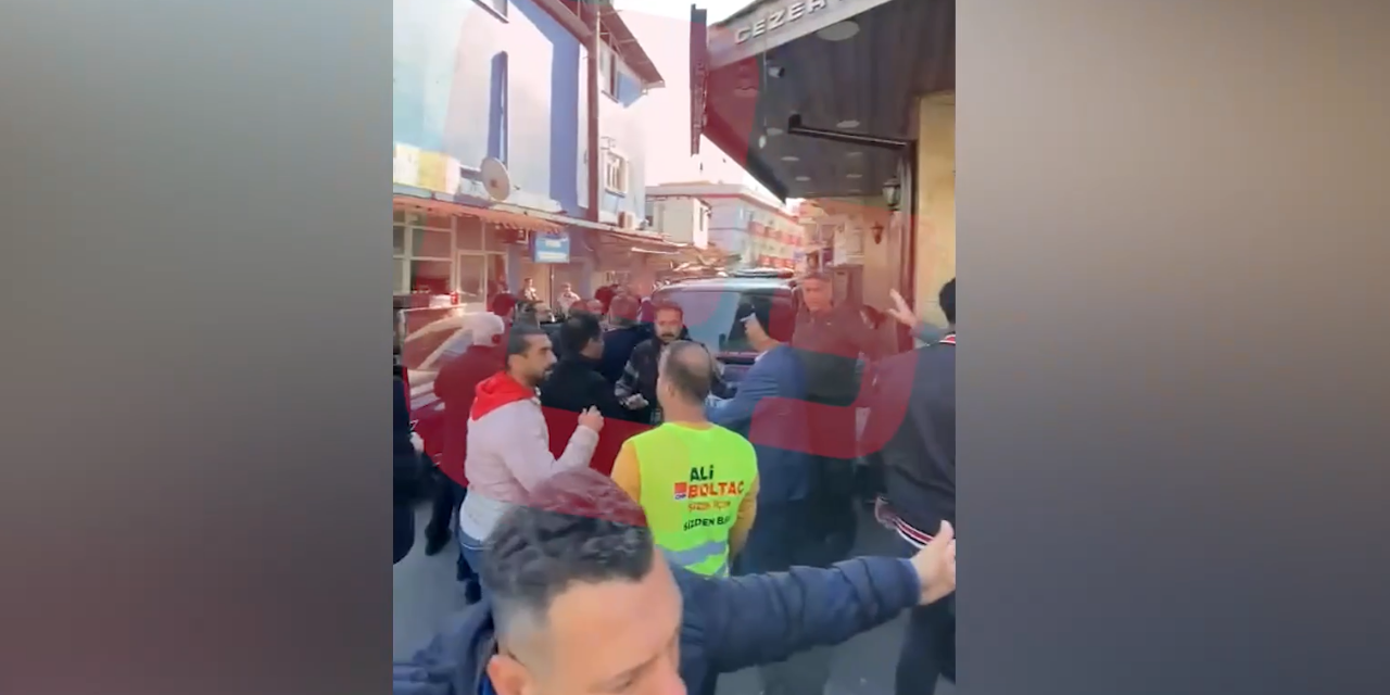 CHP'li Ali Boltaç'ın Tarsus'taki esnaf ziyaretinde ülkücülerin saldırısı sonrası kavga çıktı