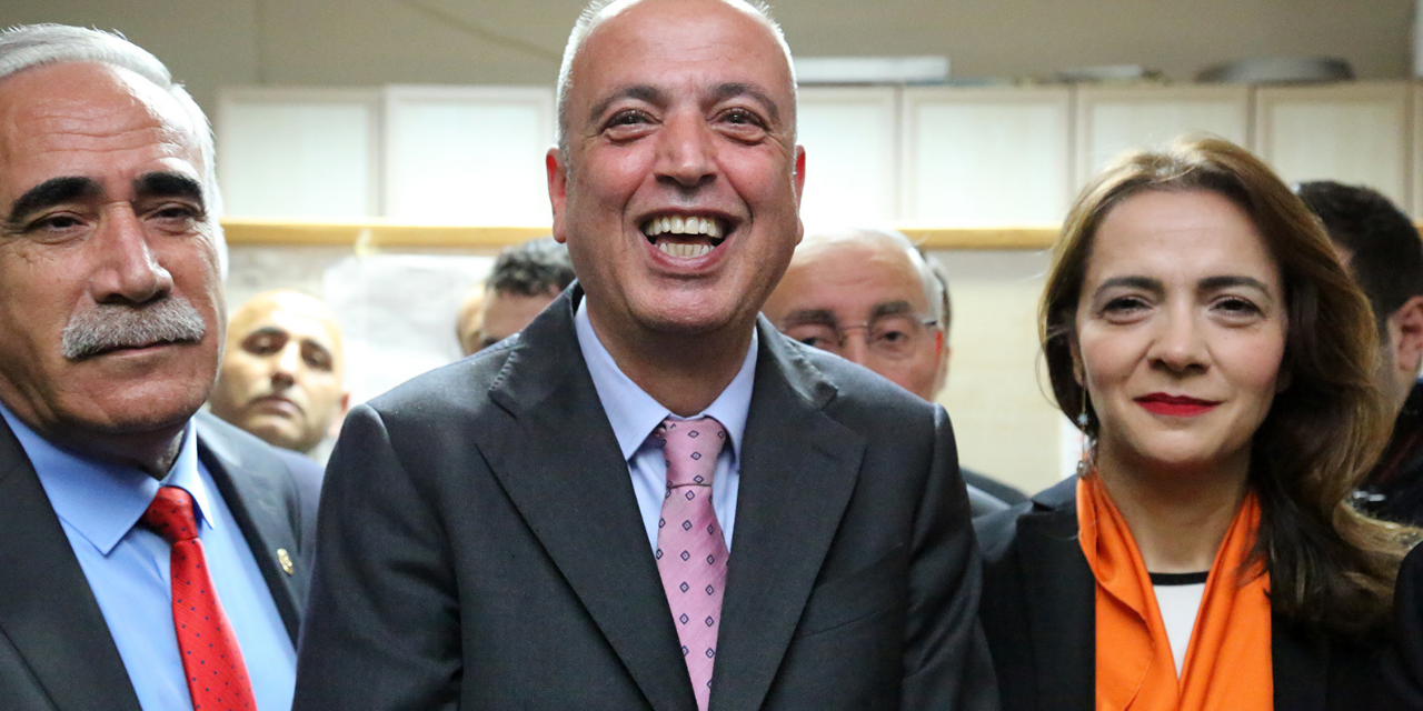 CHP’li Ataşehir Belediye Başkanı Battal İlgezdi istifa etti