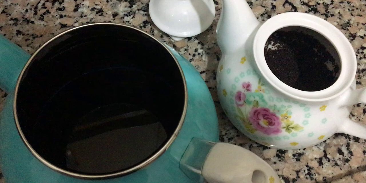Çay demlerken yapılan hata... Çayın acımasına ve demir gibi kötü tat vermesine yol açıyor