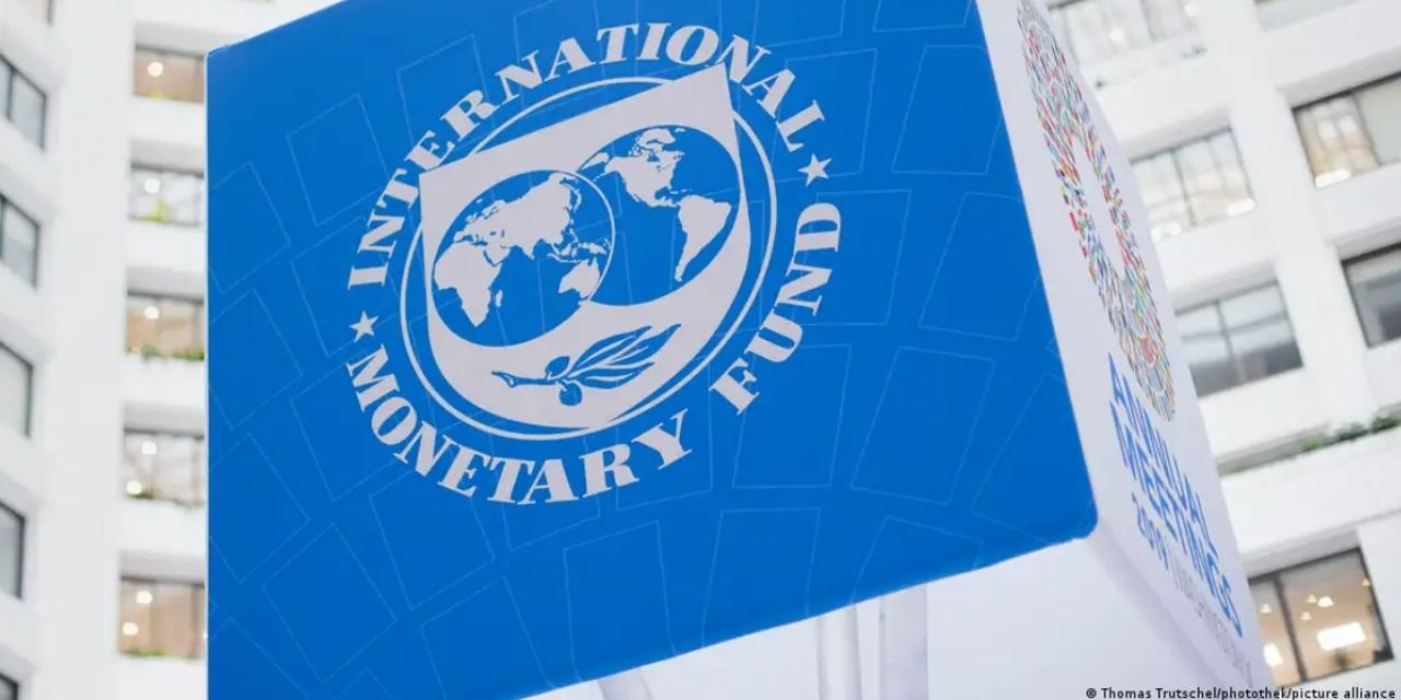 IMF küresel ekonomi için büyüme tahminini yükseltti