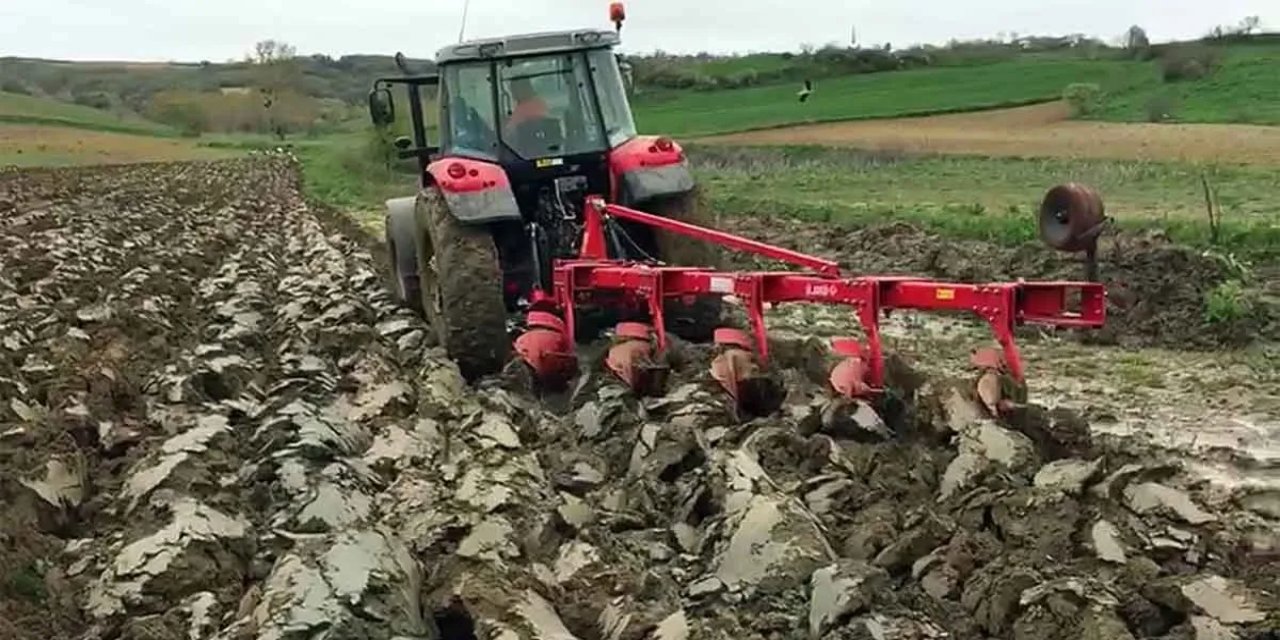 Traktörün pulluğuna servet takıldı... Elde ettiği kazancı duyan gerçek olamaz diyor