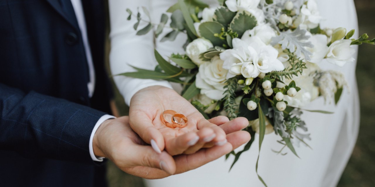 İBB, 'Evlilik Desteği'ni yüzde 115 artırdı | Başvuru nasıl yapılıyor?