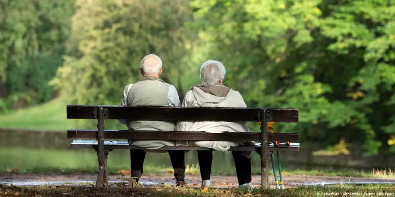 İngiltere'de emeklilik yaşı 71'e çıkabilir