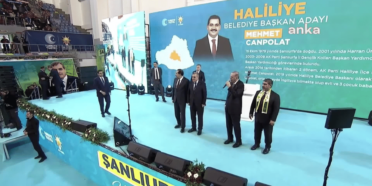 AKP'nin aday tanıtımında, AKP'li başkanlar MHP'li ilçe başkanını aralarına almadı