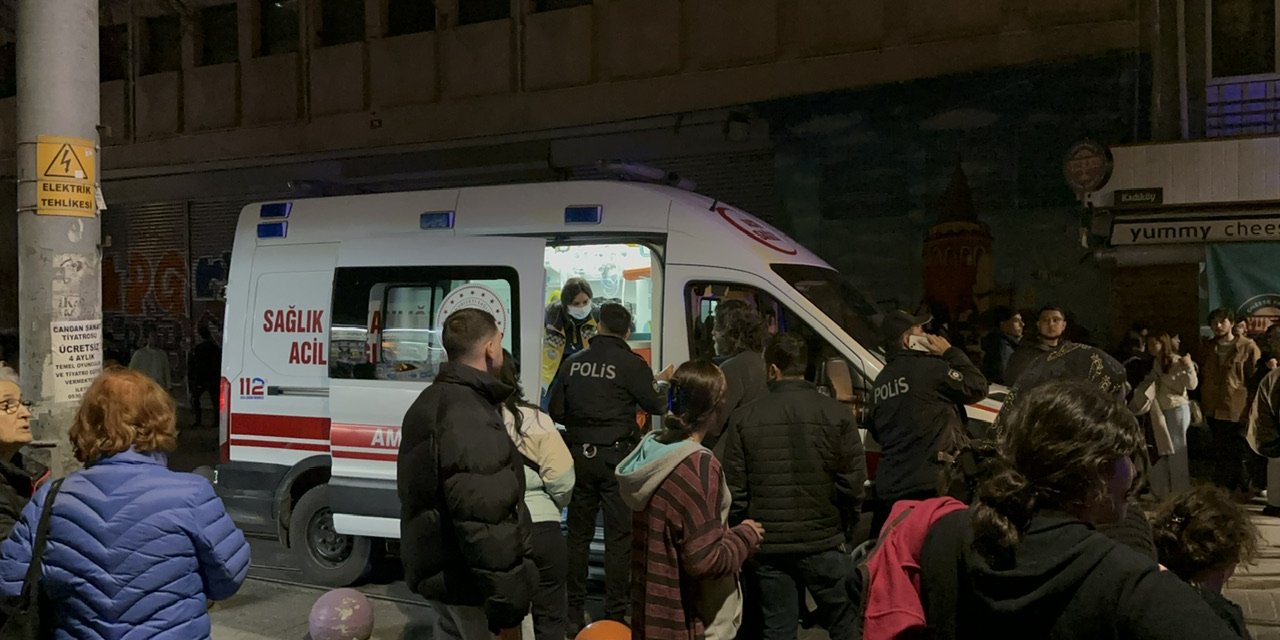Kadıköy'de torununu tramvaydan kurtarmak isteyen kadın hayatını kaybetti