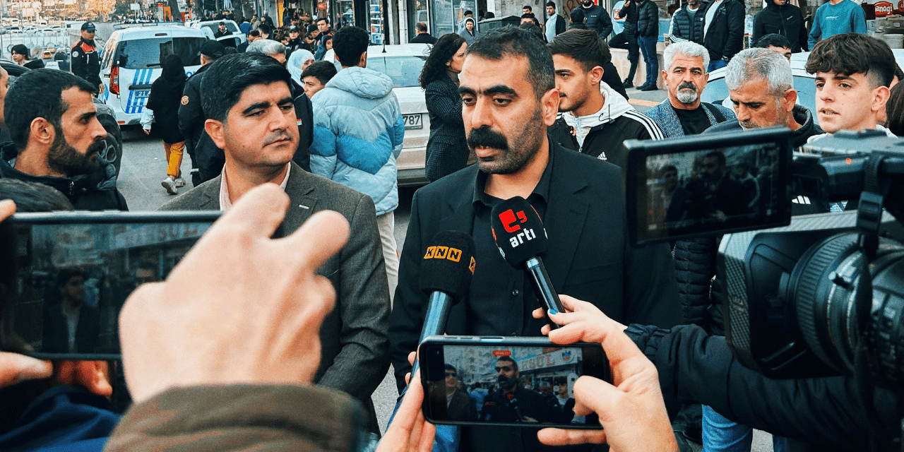 Diyarbakır'da DEM Parti'nin Kulp Belediye Eş Başkanı gözaltına alındı