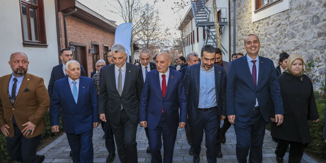 Turgut Altınok'un anket tedirginliği: Sahte inanmayın