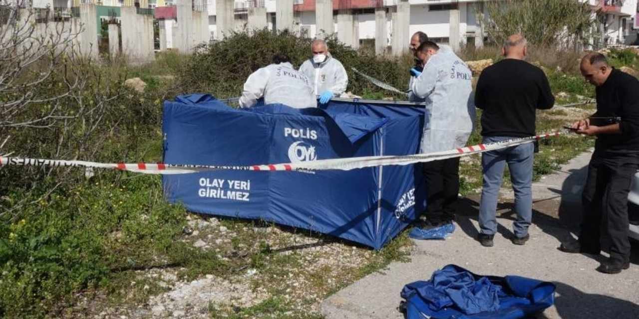 Antalya'da yol kenarında bir kadının cansız bedeni bulundu