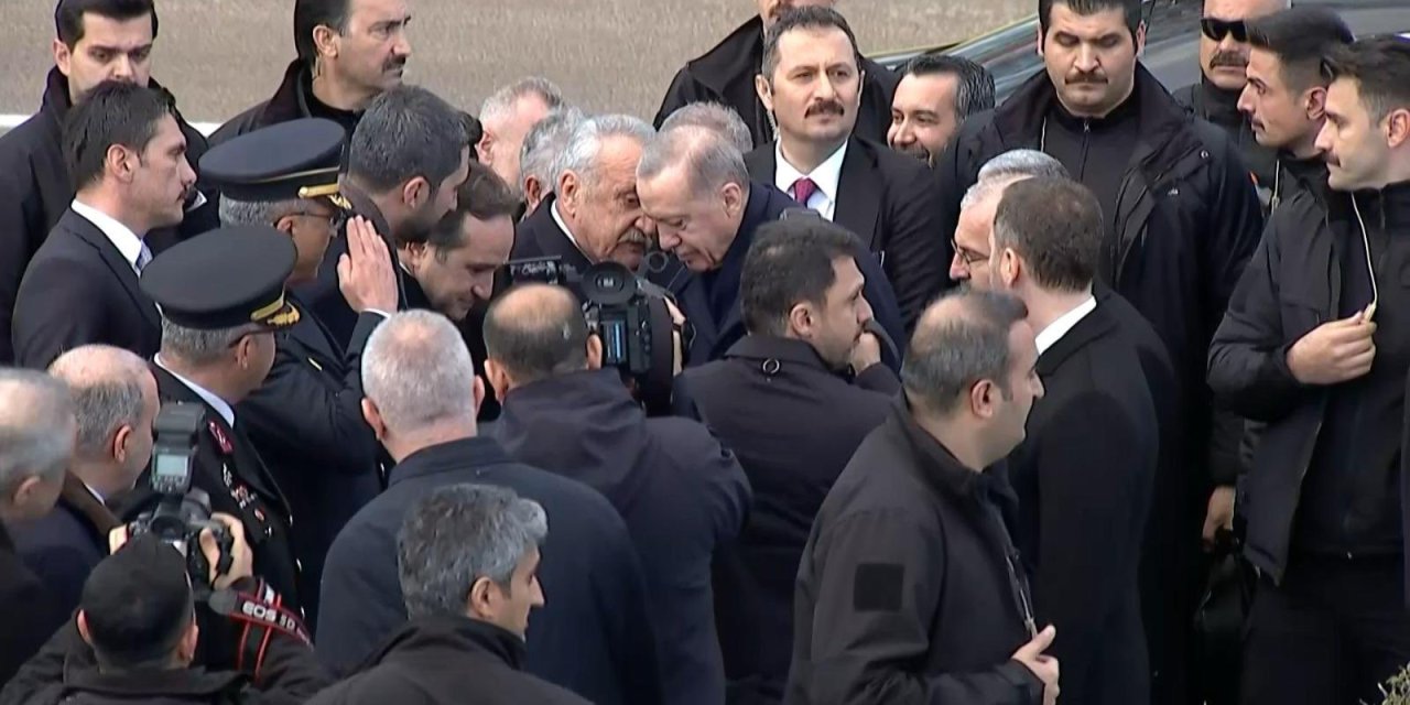 Mehmet Ağar ve Tolga Ağar Cumhurbaşkanı Erdoğan'ı karşıladı
