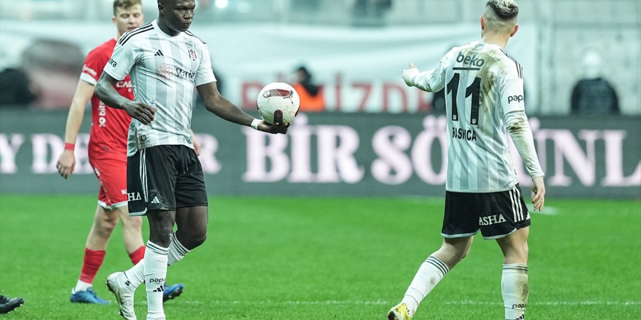Beşiktaş evinde kaybetti: Beşiktaş 1-2 Antalyaspor