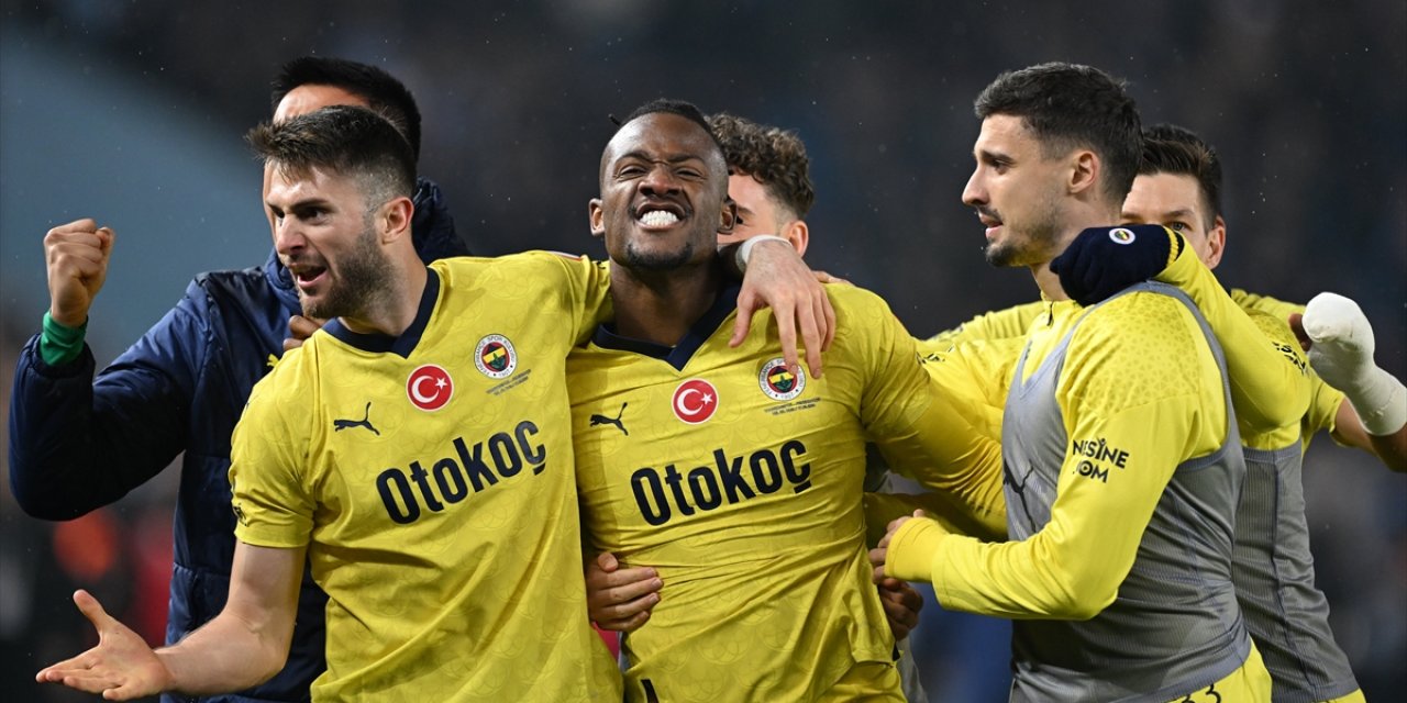 Fenerbahçe, ezeli rakibi Trabzonspor'u 3-2 mağlup etmeyi başardı