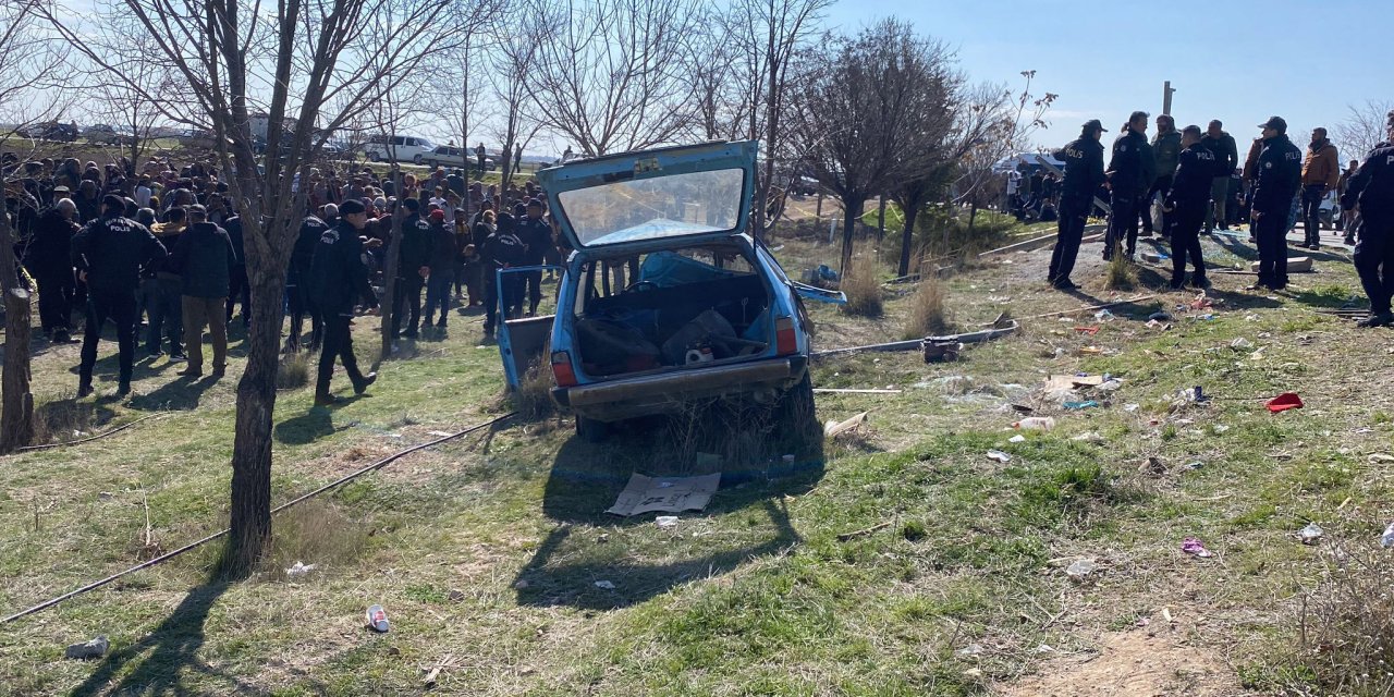 Konya'da otomobilin otobüs durağına daldığı kazada ölü sayısı 4'e yükseldi