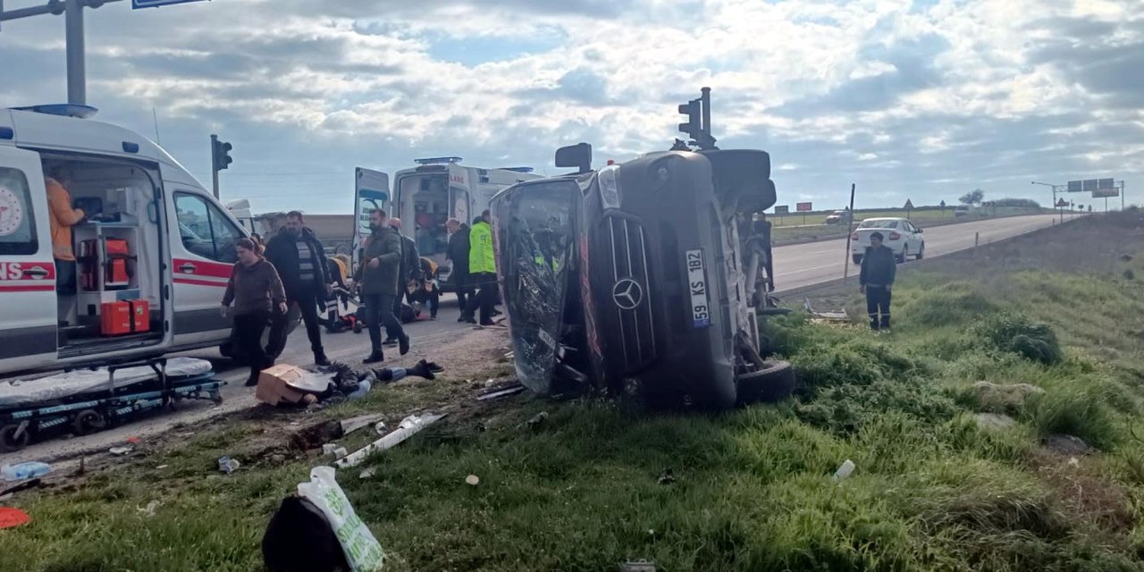 Tekirdağ'da TIR ile yolcu minibüsü çarpıştı: 5 ölü, 10 yaralı