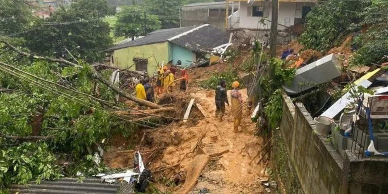 Brezilya'da aşırı yağışlara bağlı meydana gelen toprak kaymasında 12 kişi yaşamını yitirdi