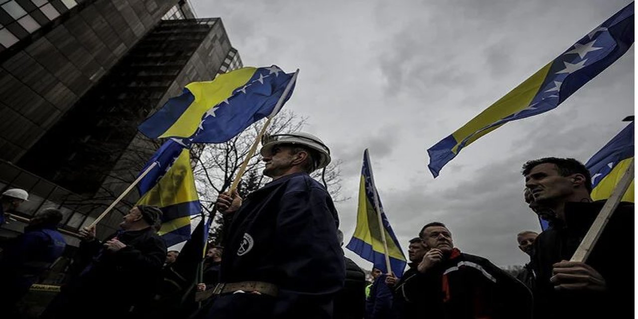Bosna Hersek'in başkentinde binlerce maden işçisi eylem yaptı