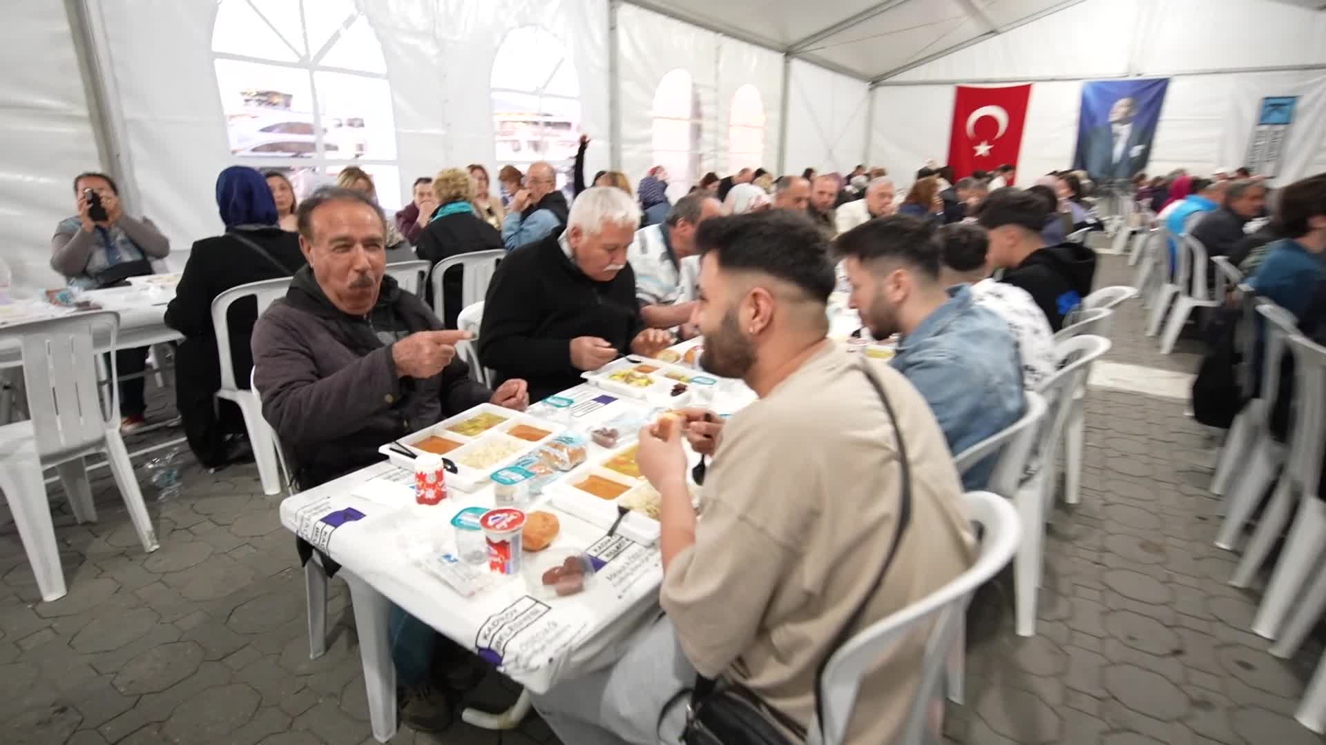 AKP seçimi kaybedince Kadıköy’deki iftar çadırını kaldırdı