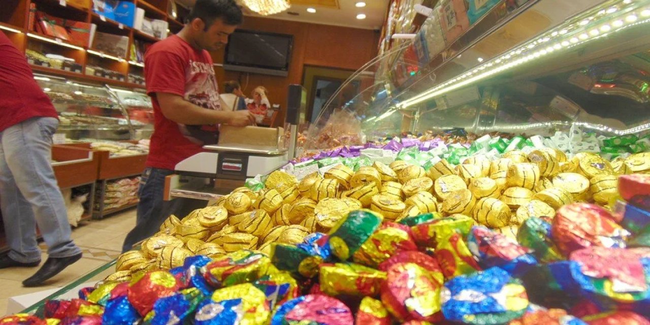 Mahmutpaşa'da bayram alışverişi: Dolana dolana ucuzu bulmaya çalışıyoruz