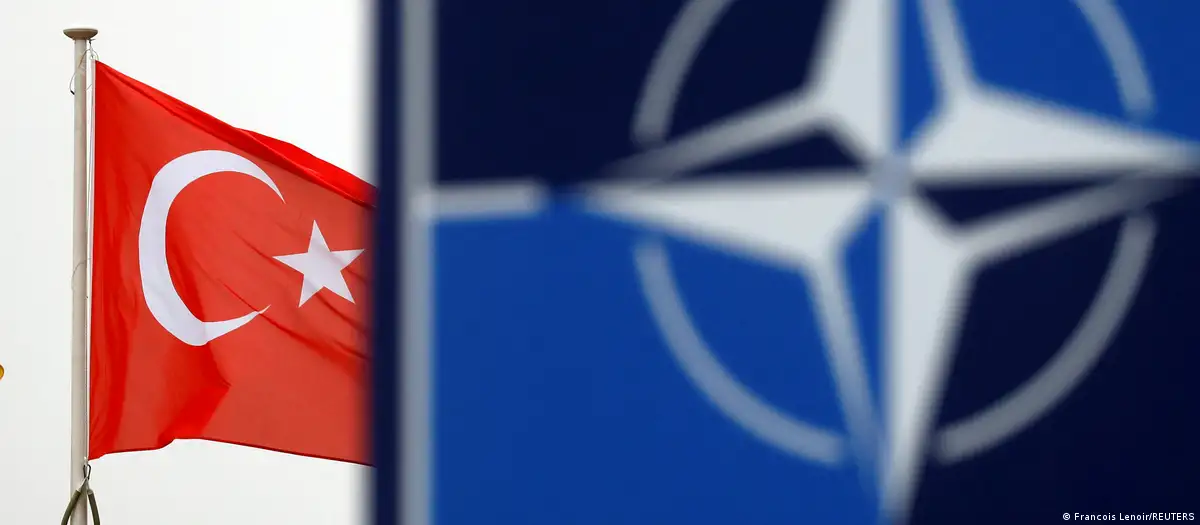 'NATO, Türkiye'nin Batı ile bağlantısını sağlayan tek kurum'