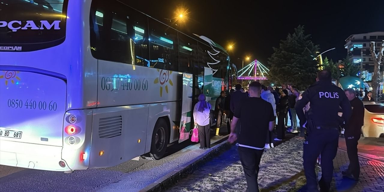 Tokat'ta bir kişi otobüs muavinini rehin aldı