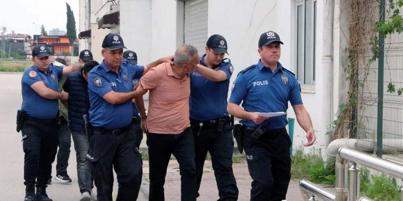 Adana'da polise silah çeken belediye temizlik işleri müdürü tutuklandı