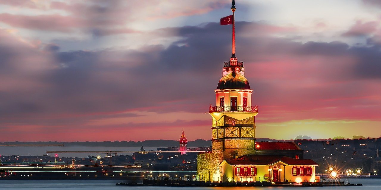 Üsküdar'ın sembolü Kız kulesi bir hafta kapalı olacak