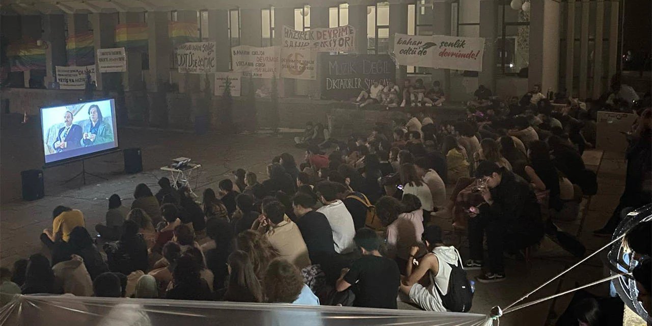 ODTÜ'de öğrenciler gece nöbetinde: Rektörlük binası önünde çadır kurdular