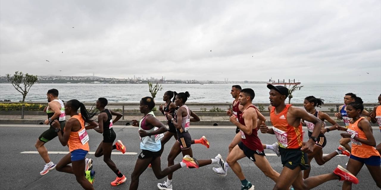 19. İstanbul Yarı Maratonu'nun kazananları Kenya ve Faslı atletler oldu
