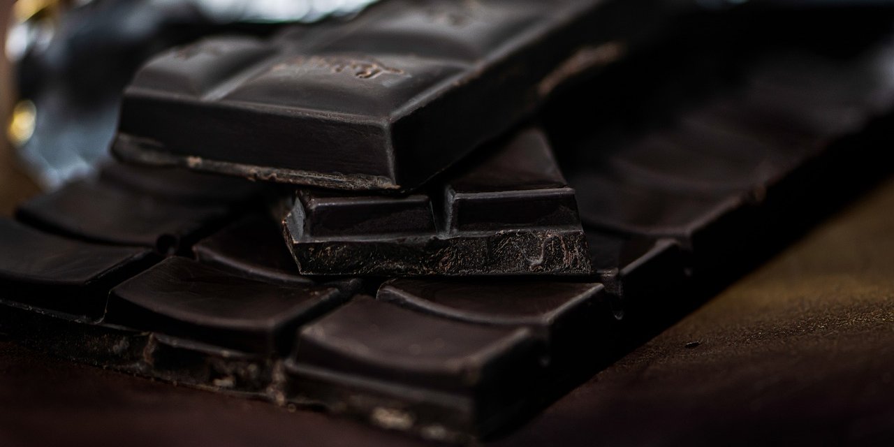 Severek tüketen birçok kişi var ama... Bitter çikolatada büyük tehlike