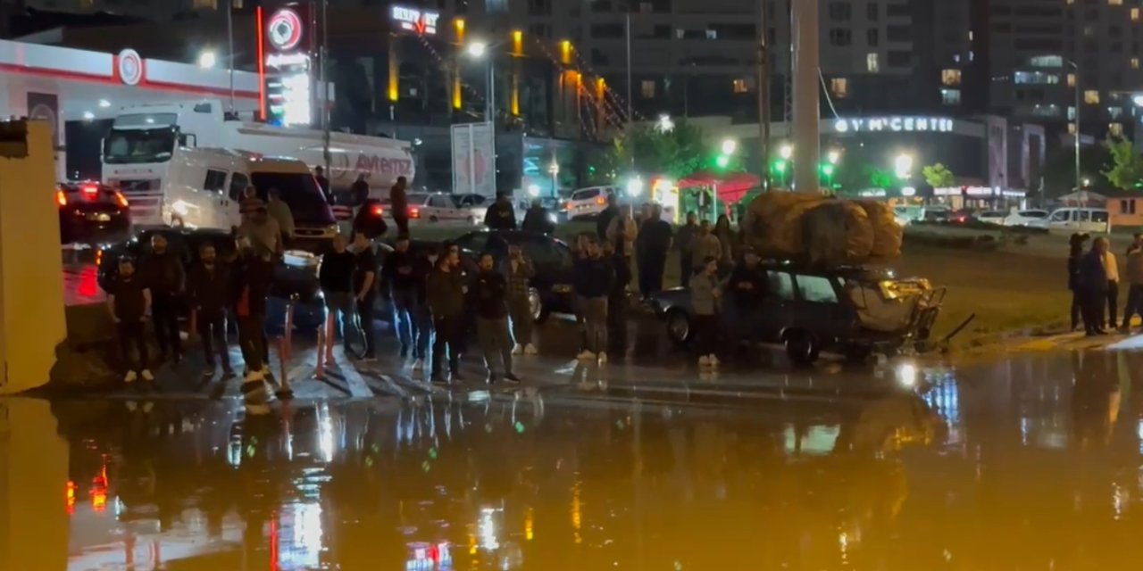 İç Anadolu'da yağmur: Ankara sokakları göle döndü