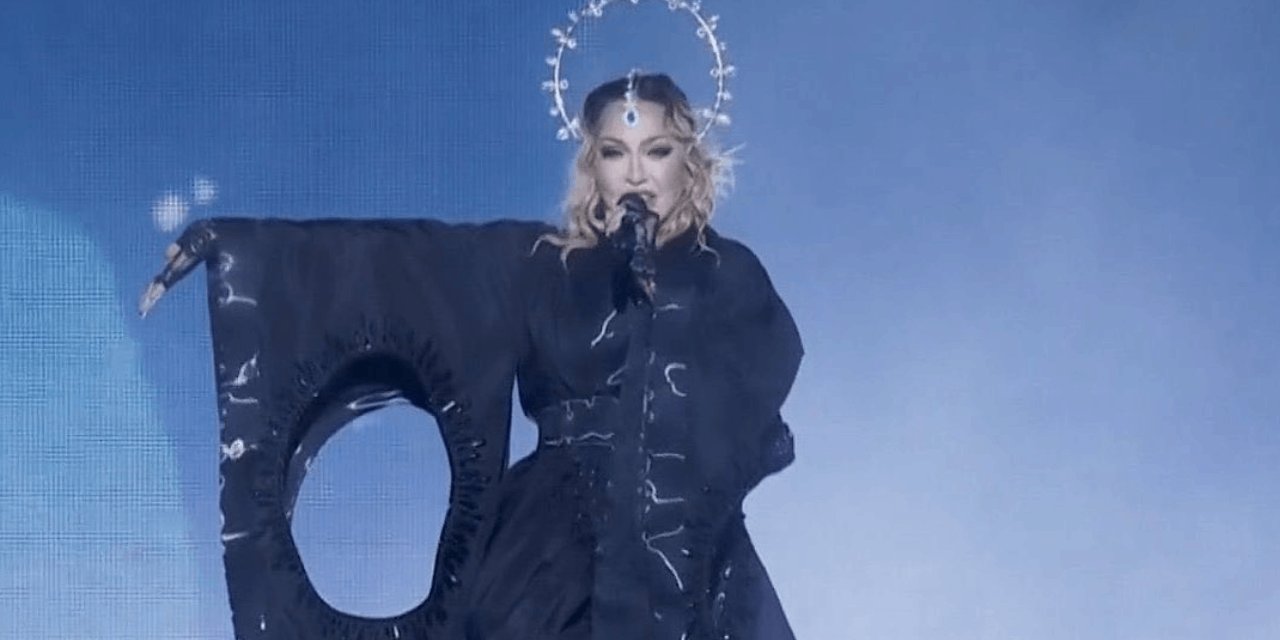 Madonna sahnede: Ücretsiz konsere 1.6 milyon kişi katıldı