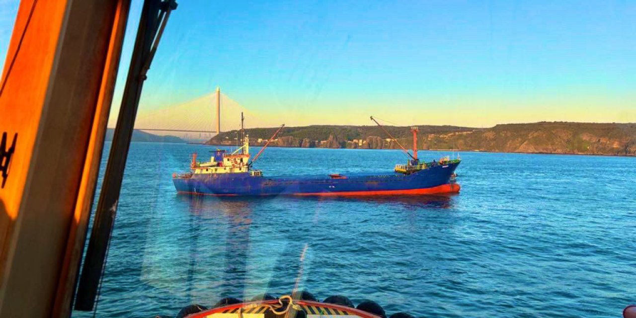 İstanbul Boğazı'nda askıya alınan gemi trafiği tekrar açıldı