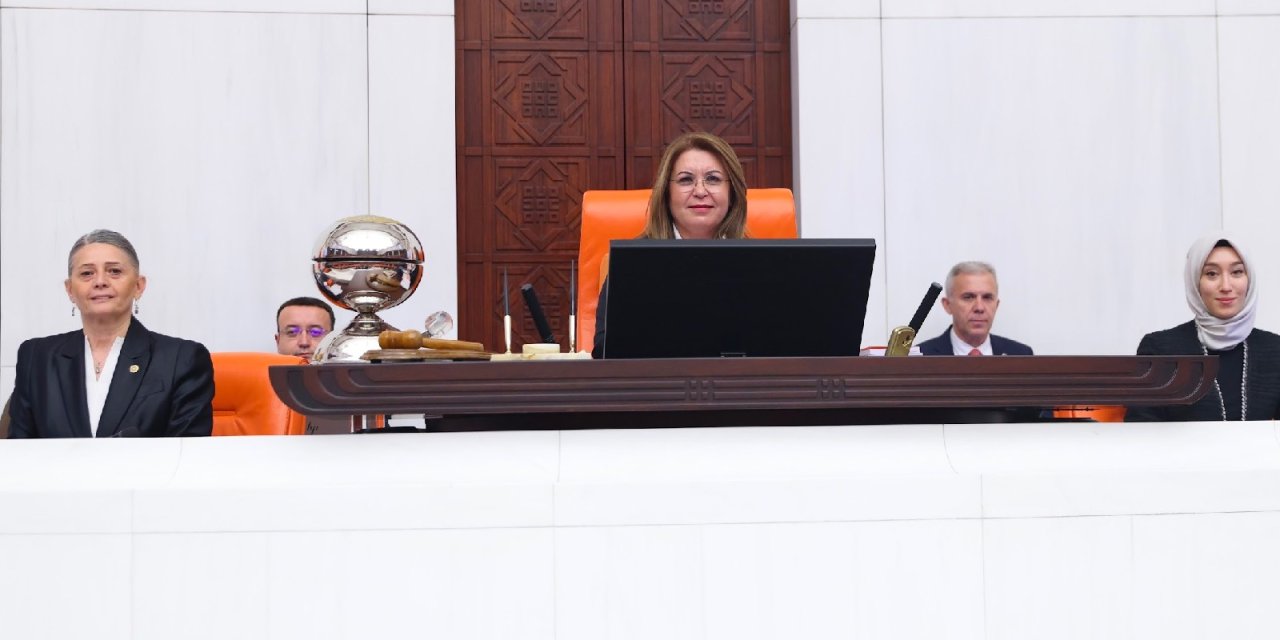 Meclis Genel Kurulu'nda bir ilk: Başkanlık Divanı'nın tamamı kadın milletvekillerinden oluştu