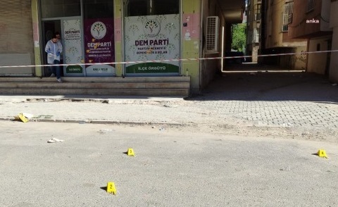 Urfa'da DEM Parti Birecik İlçe Başkanlığı'na silahlı saldırı