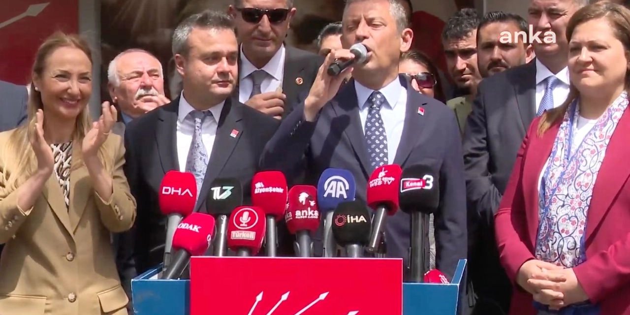 CHP lideri Özel partililere seslendi: Hata yapma lüksümüz yok. Ufak tefek atama hataları oluyor, hepsini geri aldırtıyorum