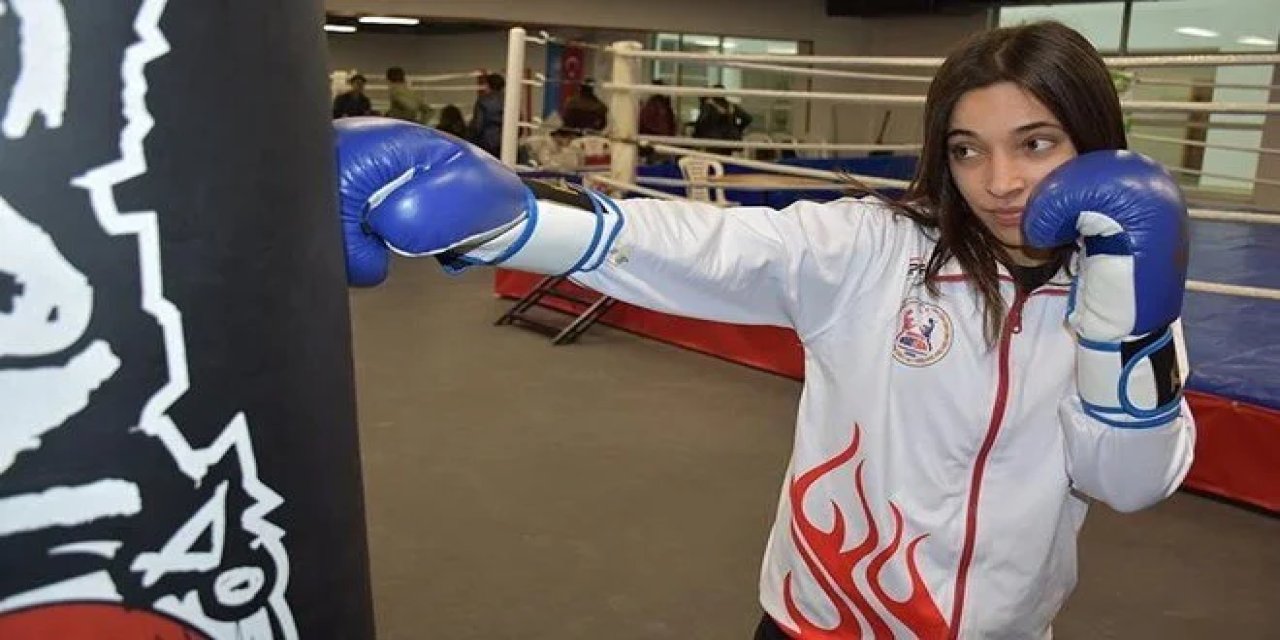 Milli boksör Rabia Topuz'u antrenman esnasında yılan ısırdı