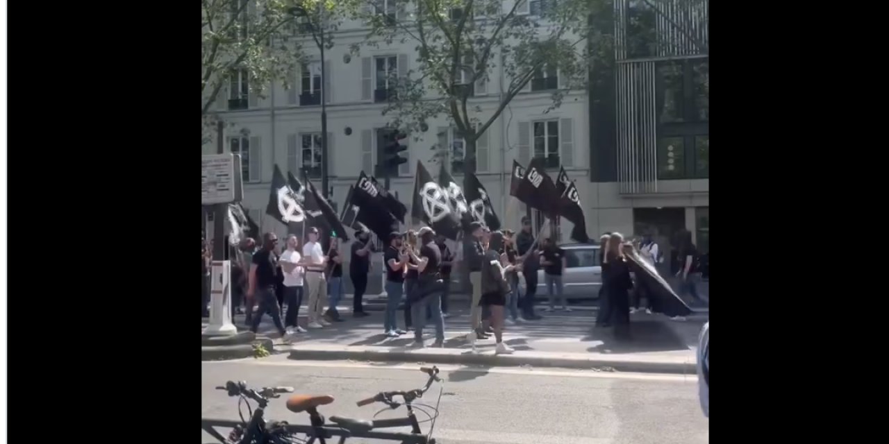 Paris'in göbeğinde kara maskelerle, Nazi selamıyla ırkçı gösteri