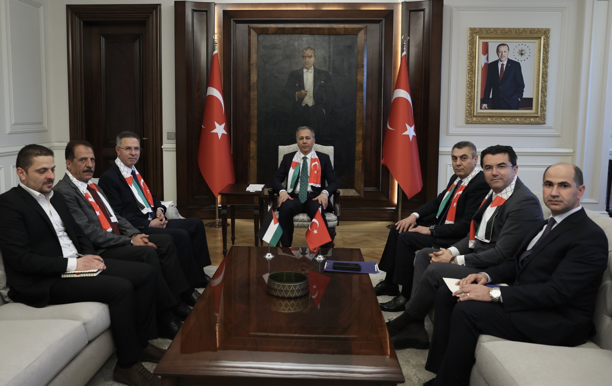 İçişleri Bakanı Ali Yerlikaya, Filistin'in Ankara Büyükelçisi Faed Mustafa ile görüştü