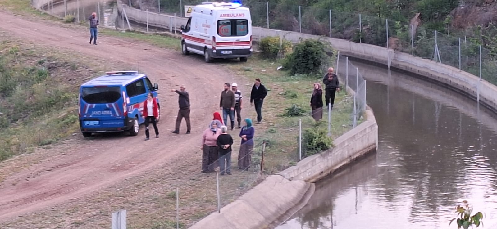 Giresun'da otomobil, HES kanalına düştü; 1 imam kurtarıldı, 1'i imam 2 kişi kayıp