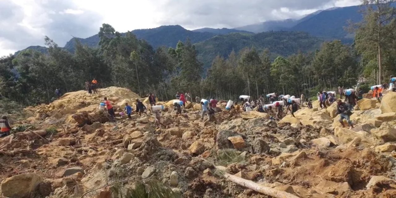 Papua Yeni Gine'de toprak kayması: 100'den fazla ölü var