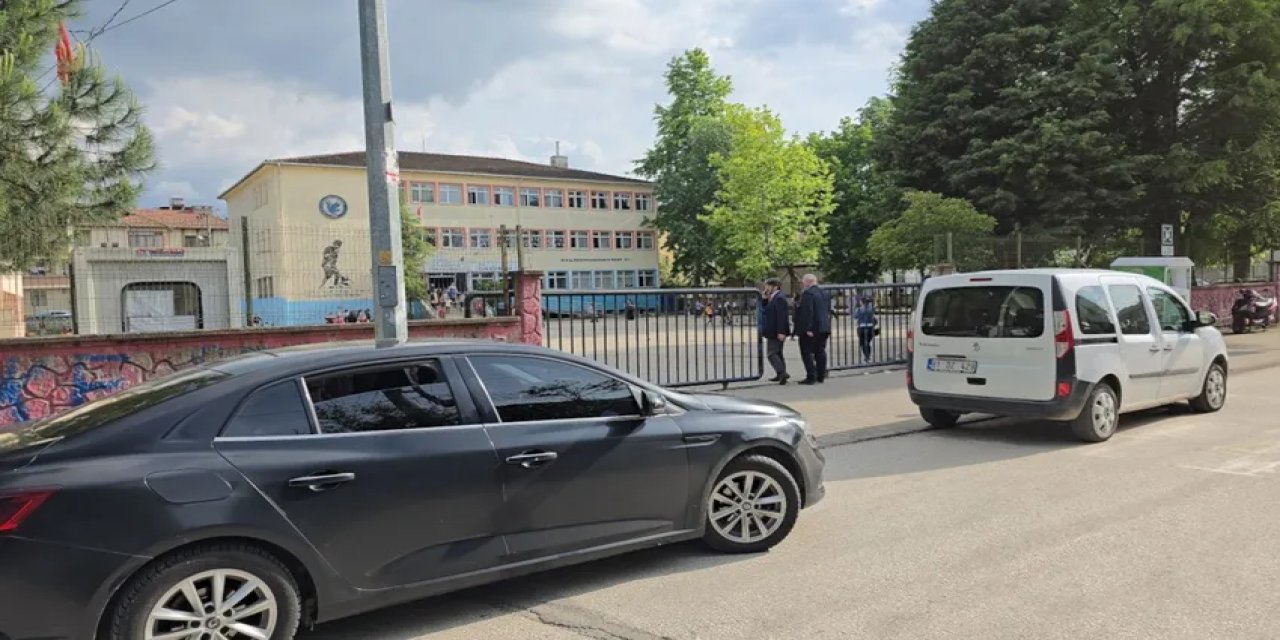 Okulda arkadaşlarıyla 'hamburger yeme' yarışına giren çocuk hayatını kaybetti