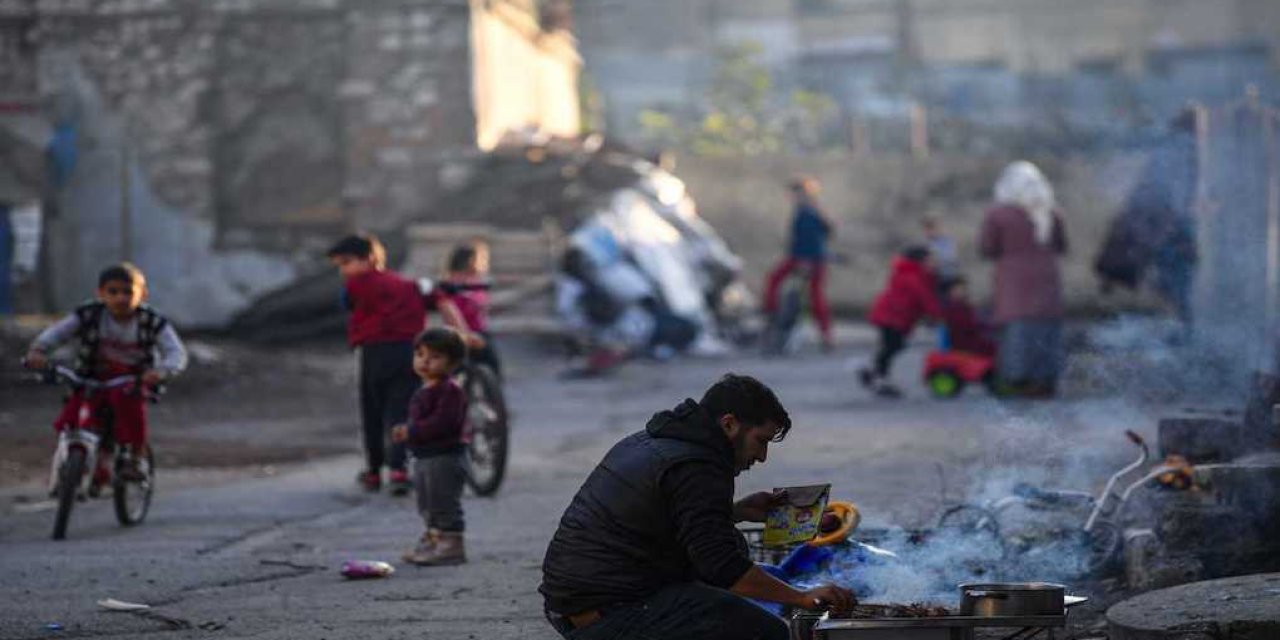 Gelir Eşitsizliği ve Yoksulluk Raporu: Son bir yılda 190 bin kişi daha yoksullaştı, yoksulluk oranı yüzde 21,7'ye ulaştı