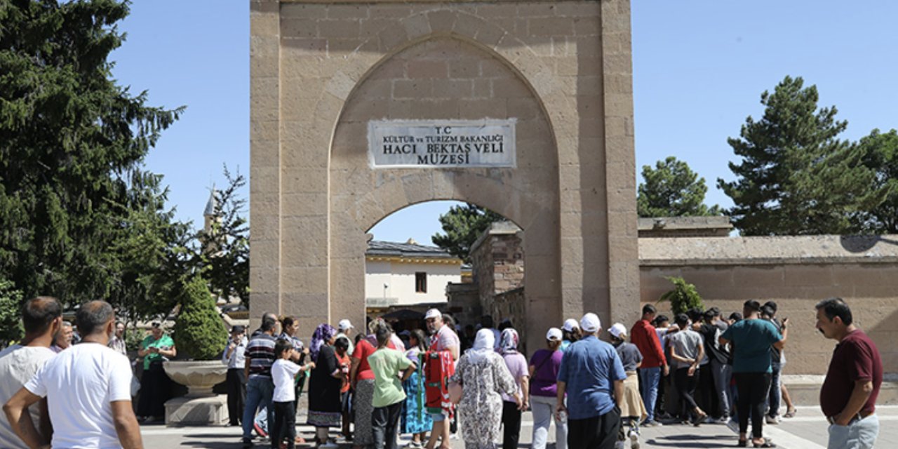 Aleviler tepkili: Hacı Bektaş törenlerini Cemevi Başkanlığı düzenleyecek