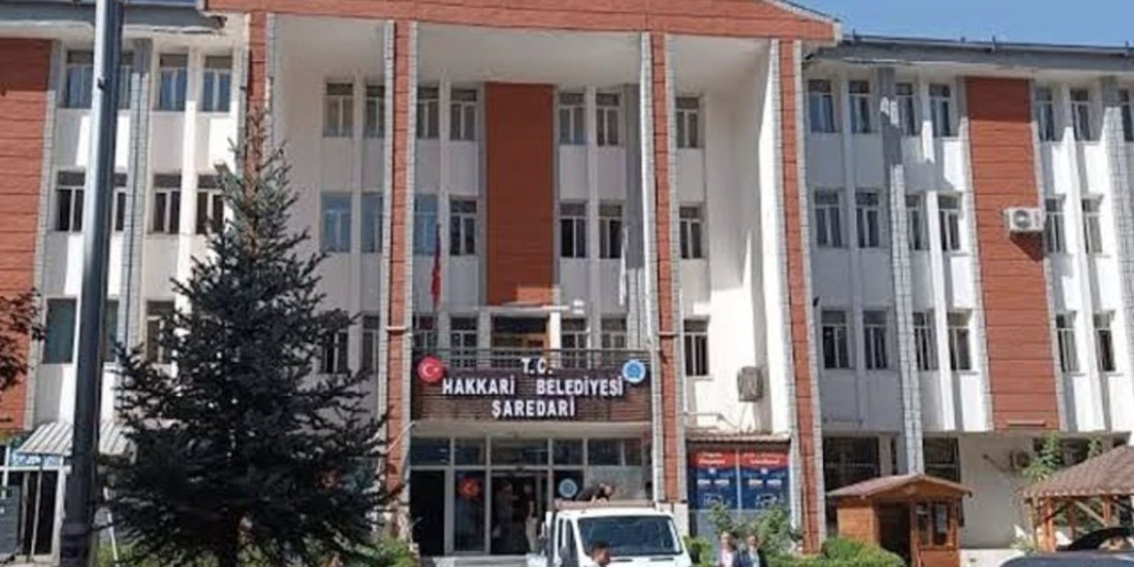 Hakkari Belediyesi'ne baskın, Eşbaşkan Akış'a gözaltı